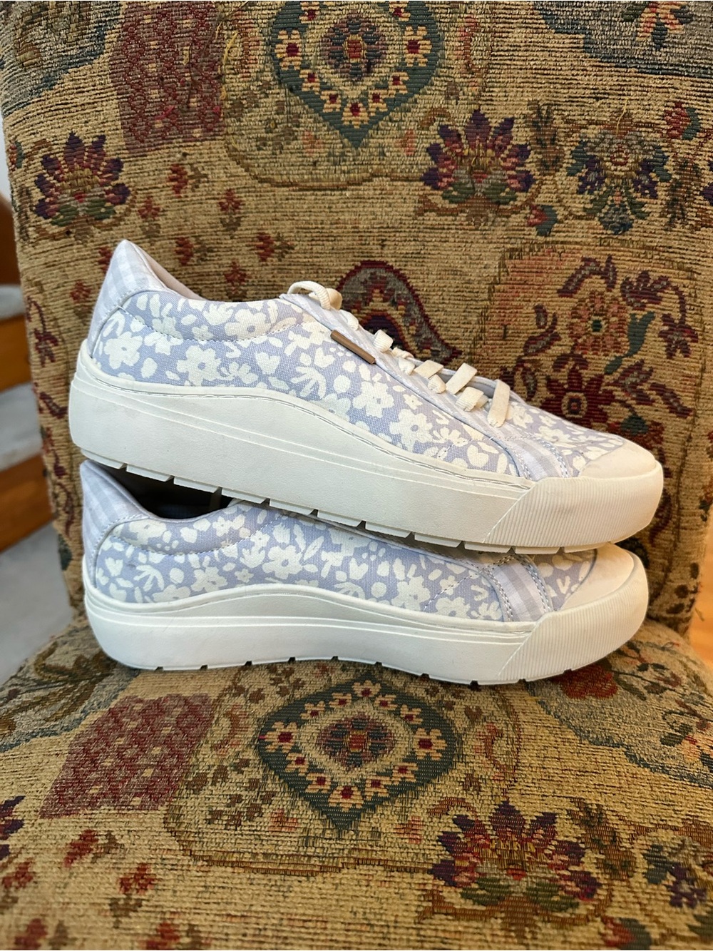 Dr. Scholl’s Women’s Floral Low-Top Platform Ortho Sneakers, Size 10